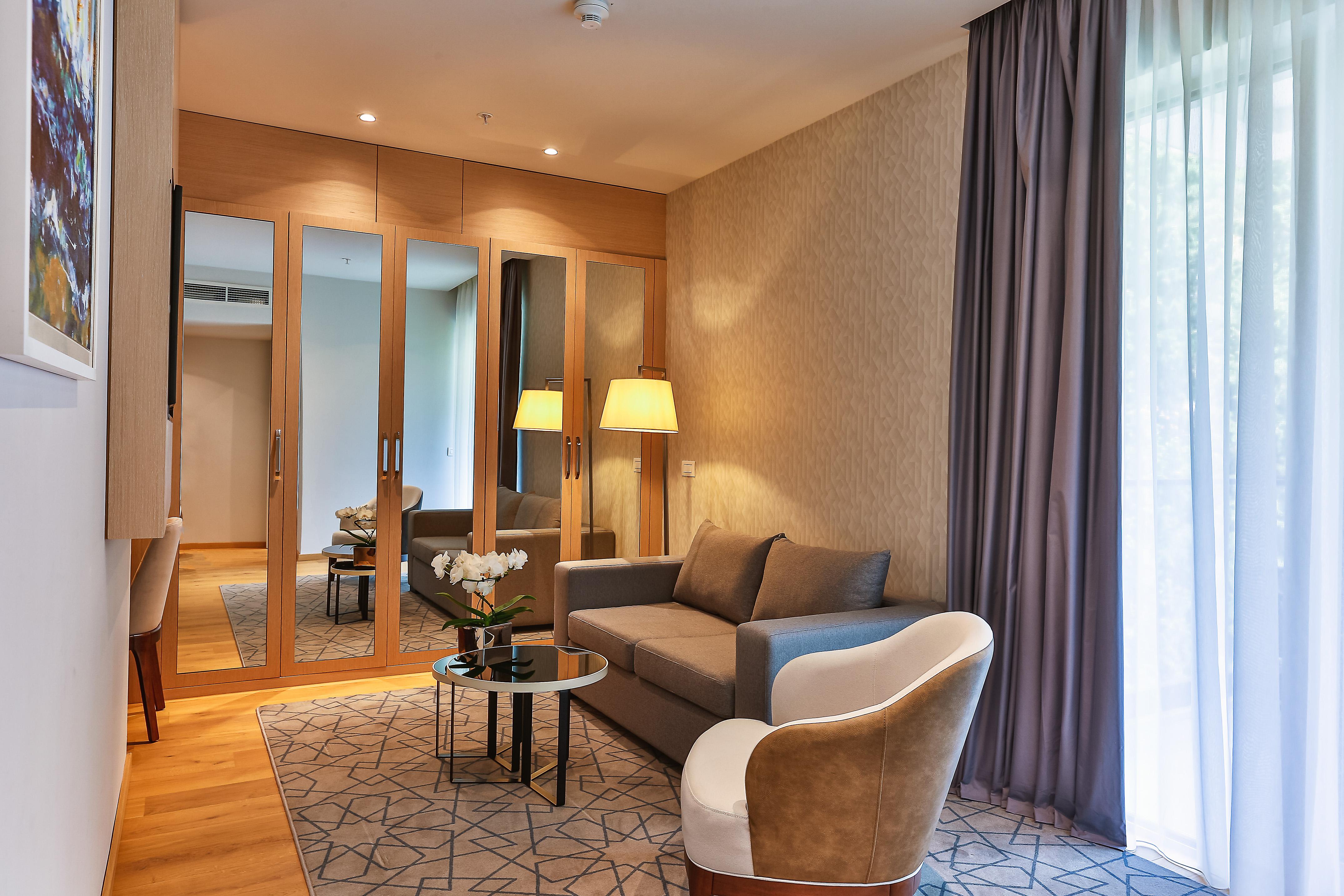 Boutique Square 5*