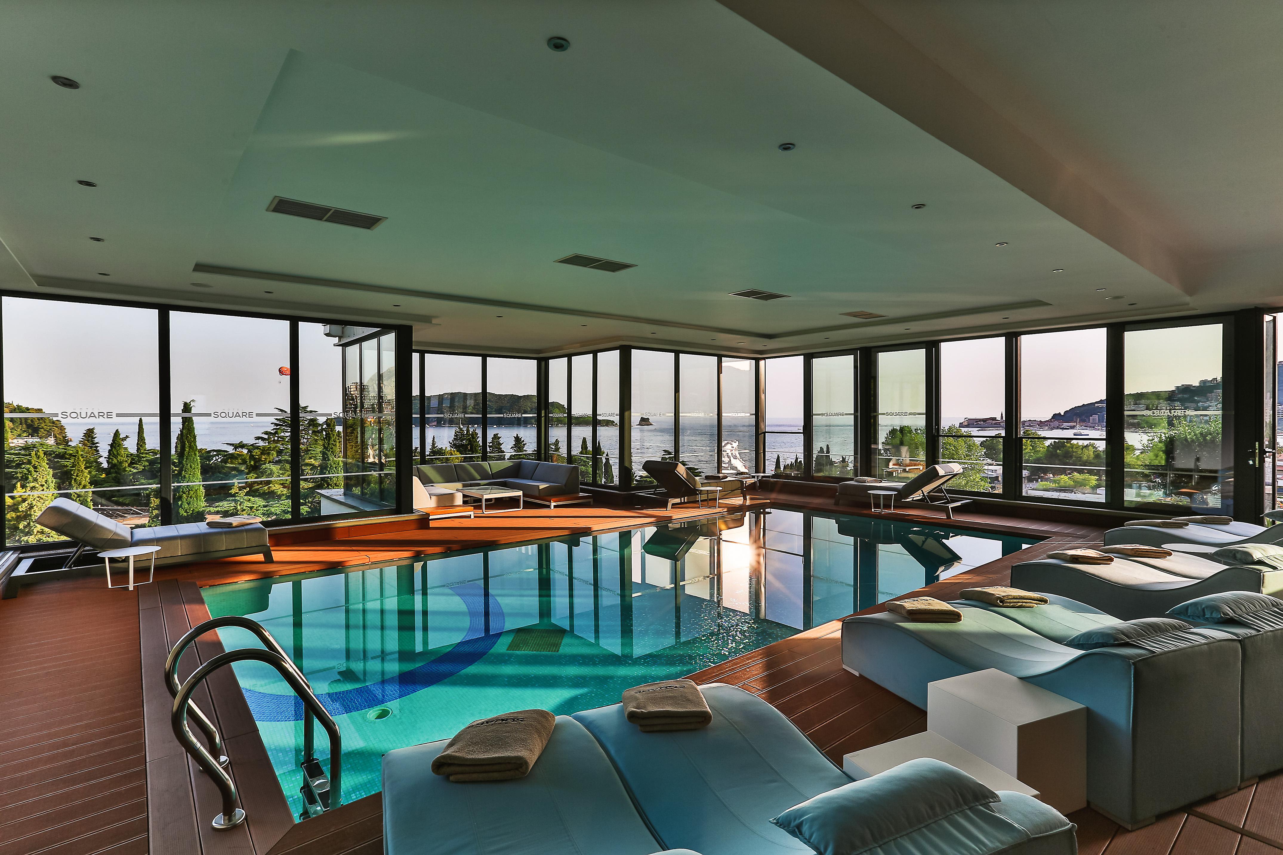 Boutique Square Hotel 5*