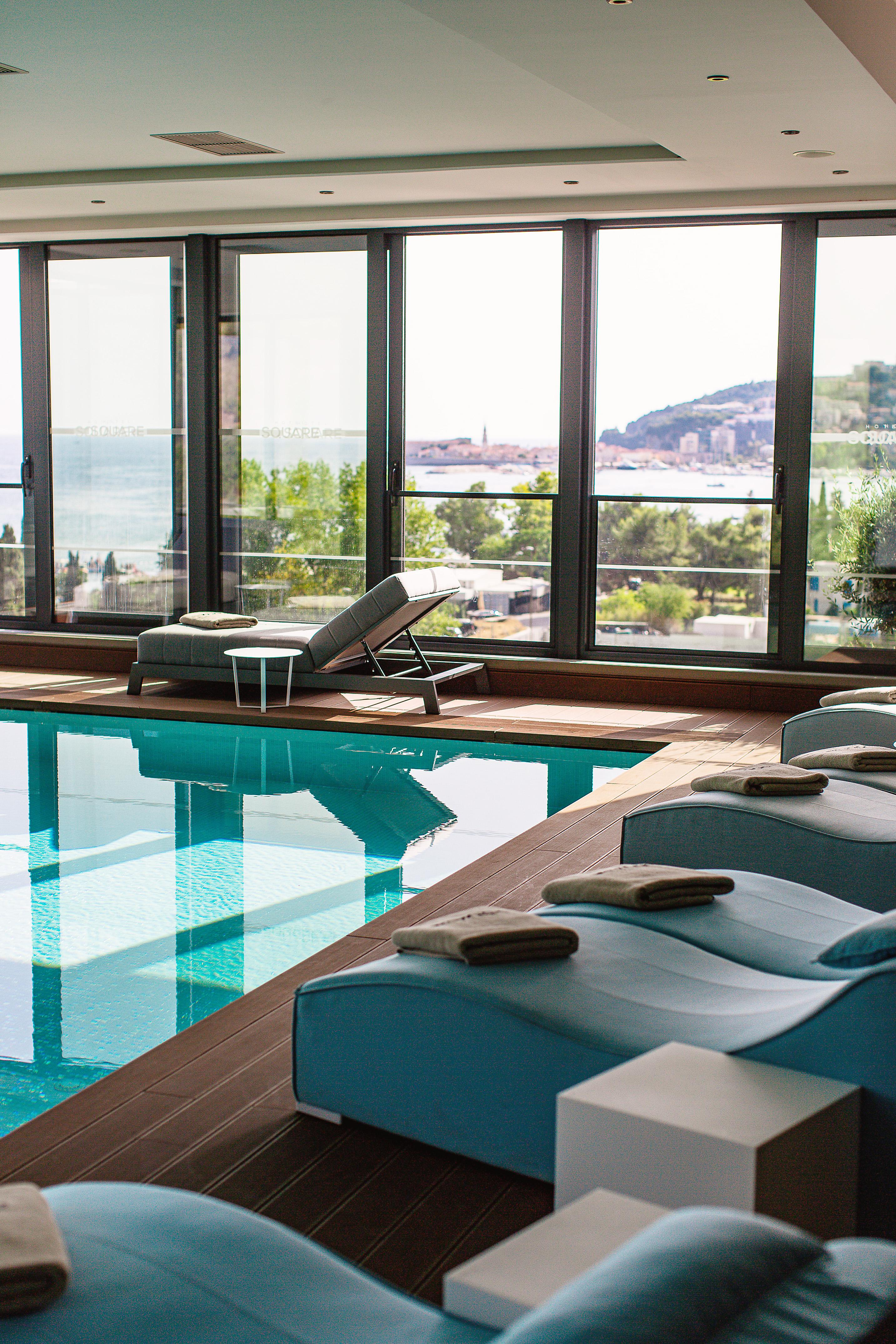 Boutique Square Hotel 5*